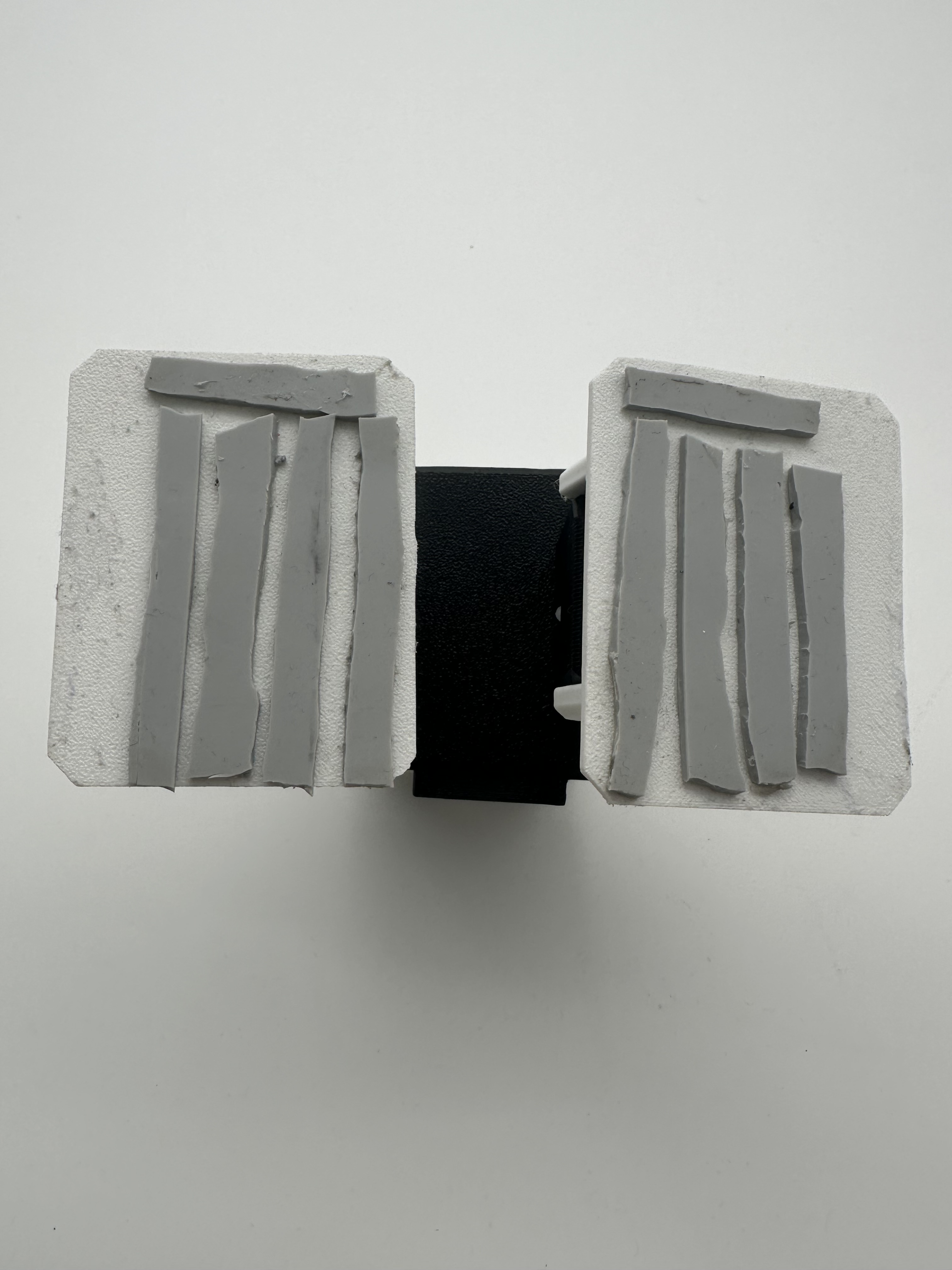 Vue de dessous des semelles avec le rubber gum centré